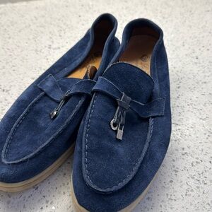 Great shape Loro piana summer walk